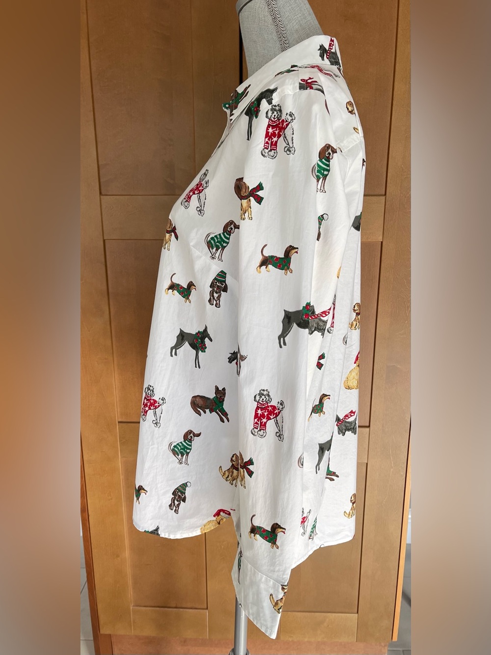 Talbots White Cotton Festive Button-Front Shirt "Dogs of Christmas" Print, Large - Picture 3 of 13
